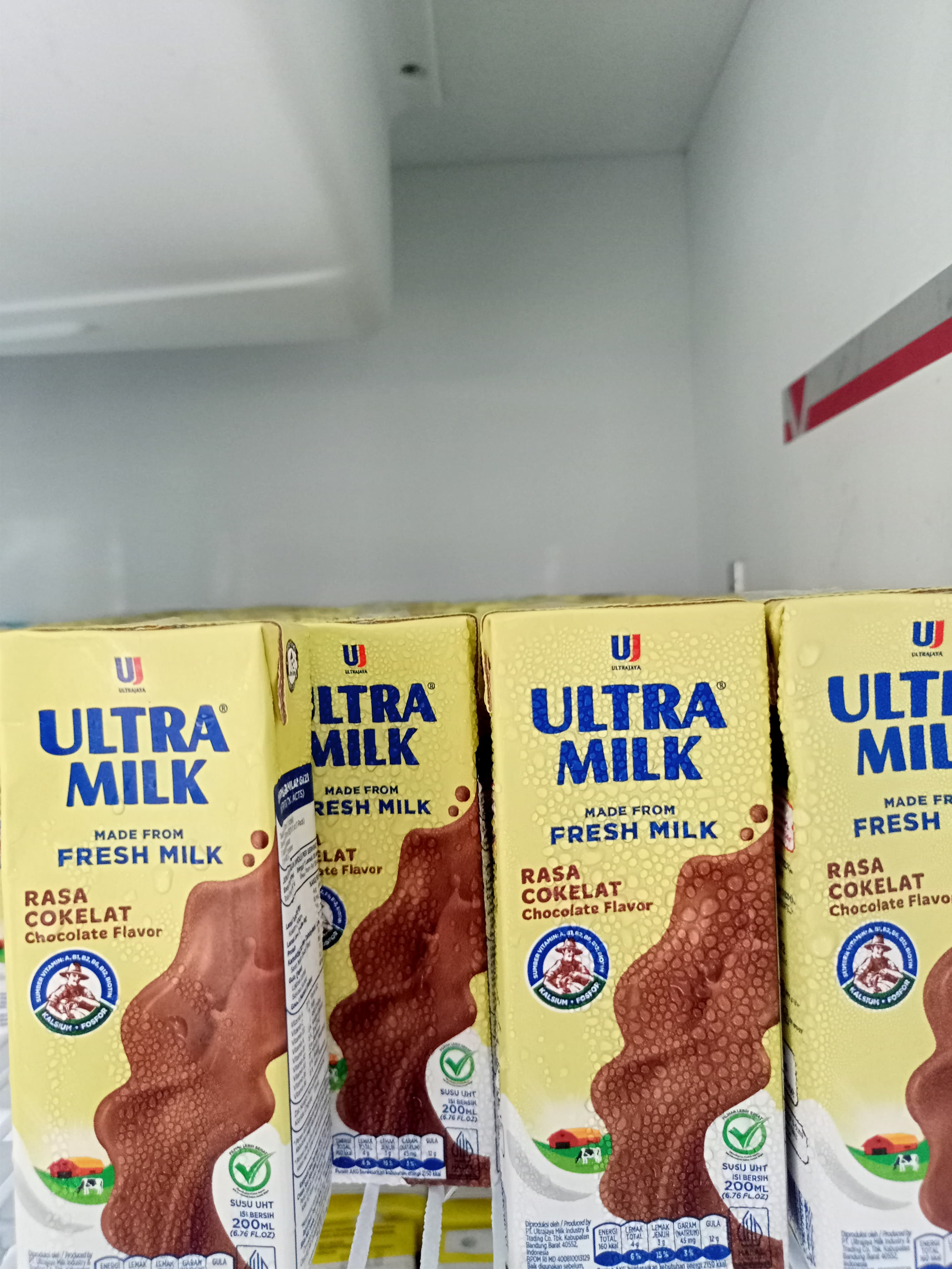 Susu ultra coklat 200 ml
